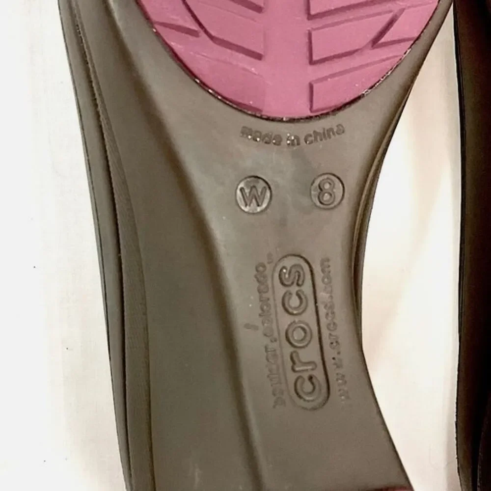 CROCS Brown Wedge Heel Pumps with Bow Lydia Women Sz 8 Comfort Shoes Dressy